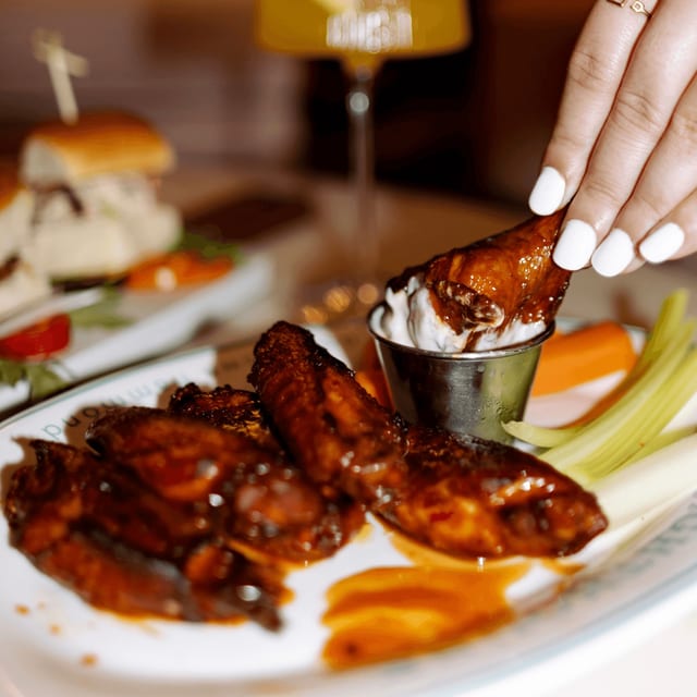 BRASSERIE WINGS.