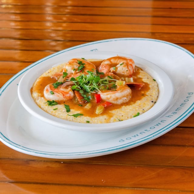 SHRIMP & GRITS.